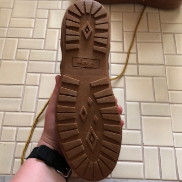 Boots - Picture 2 of 3